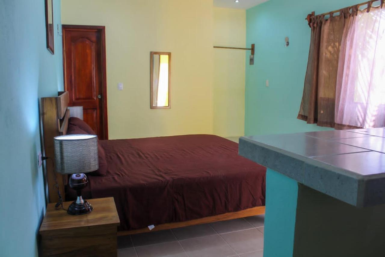 ואיאדוליד Ecohotel Shalom מראה חיצוני תמונה